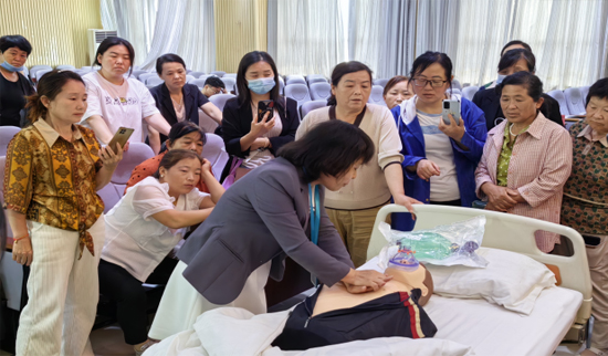 增強技能，呵護(hù)“夕陽”！長寧區(qū)開展養(yǎng)老護(hù)理員培訓(xùn)